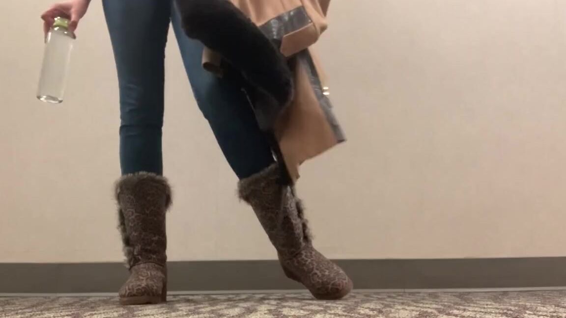 Alice Is More Nicknamed Aliceismore 02 09 2024 Onlyfans Video Waiting In The Hallway