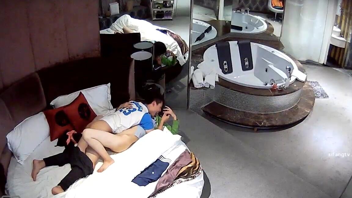 Asian Hidden Camera Couples Escorts 86802