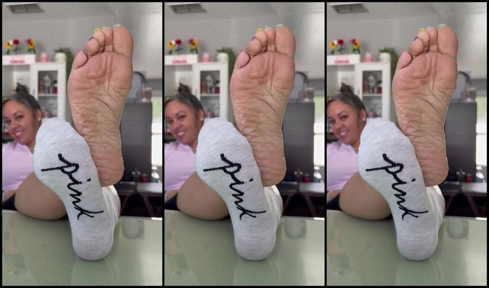 Deedee Nicknamed Deedeericanfeet 05 07 2025 Onlyfans Video As Requested My Disney And Pink Sock Tease
