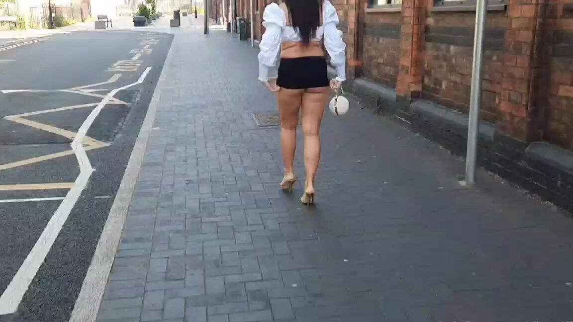 Divastiletto Nicknamed Divastiletto 06 02 2023 Onlyfans Video Walking Around In Micro Mini Skirt