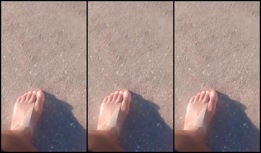 La Ronica Lovve Nicknamed Laronicalovve 06 08 2024 Onlyfans Video The Sun Shining On My Feet