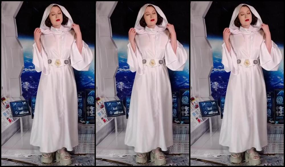 Beatrix Temperley Nicknamed Bea Temperley 10 27 2024 Onlyfans Video Leias Tease