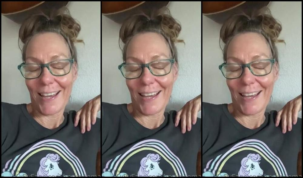 Mrs Evie Mae Nicknamed Mrseviemae 07 20 2023 Onlyfans Video Checking Out My Evening Lighting And A Bit Of Rambling