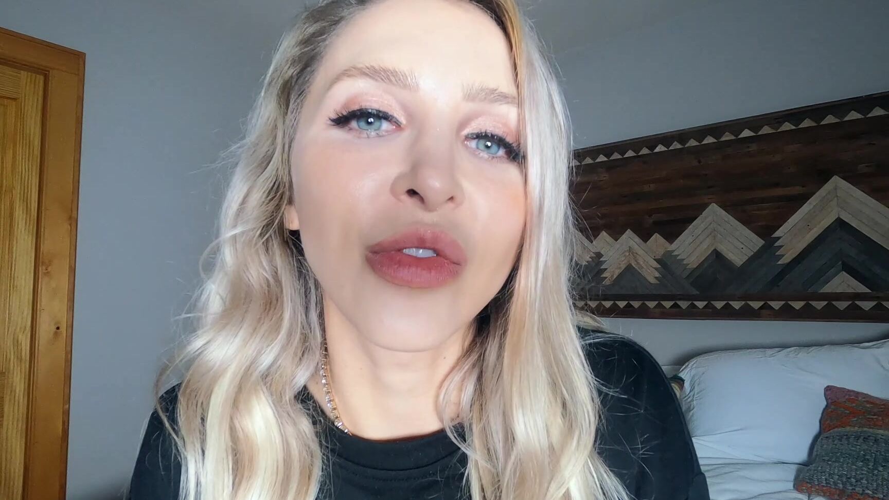 "Alix Lynx" asmr, femaledomination, femdom, joi, sfw, teaseanddenial ASMR Tease and Denial JOI manyvids