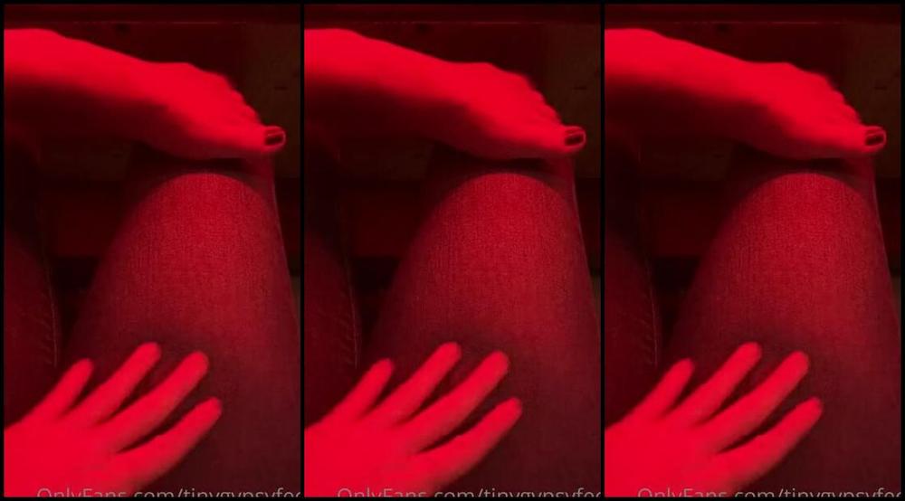 Tiny Gypsy Nicknamed Tinygypsyfeet 10 30 2020 Onlyfans Video Baby Playing With Me Under The Bar