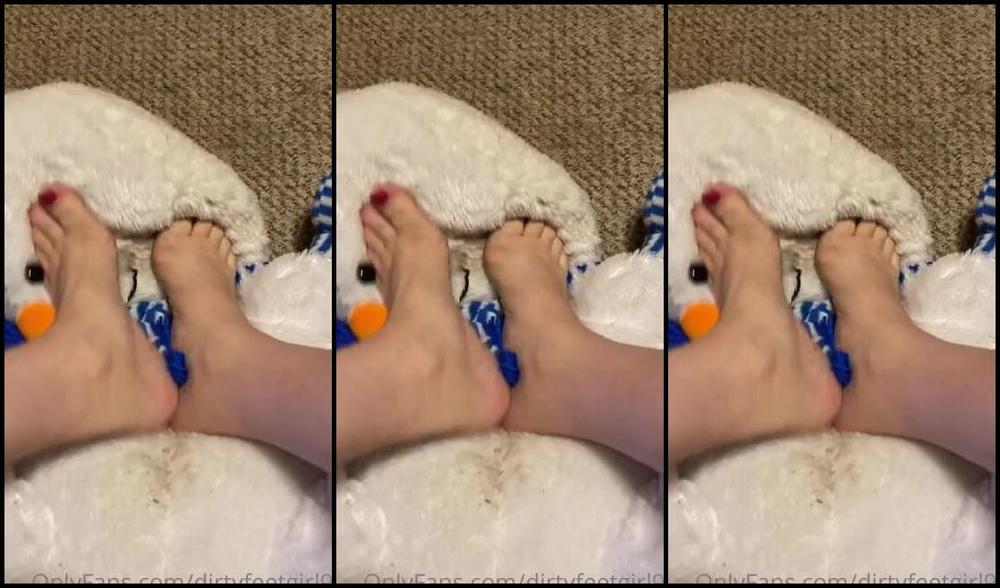 Findomfeetgirl Nicknamed Dirtyfeetgirl92 07 13 2021 Onlyfans Video 3 Minutes Of Fun Plushy Trampling Watch The Colors Of This Big Plushy Change