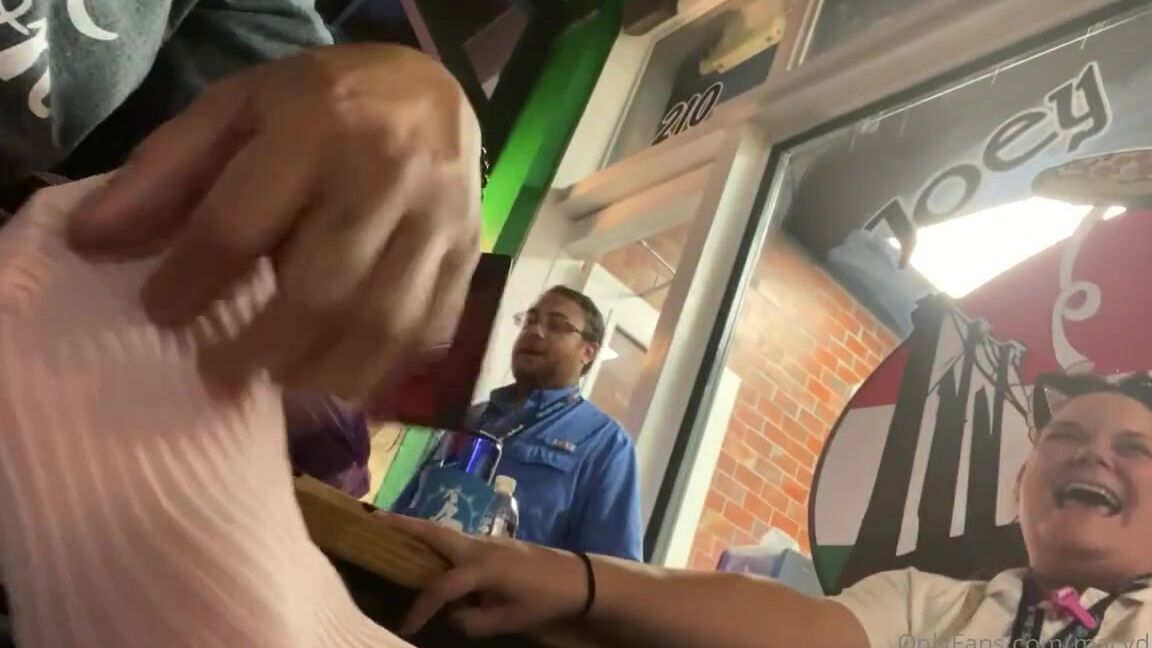 Macy Divine Nicknamed Macydivine 08 19 2022 Onlyfans Video Sooo After We Were Lit At Fetcon Lol We All Got Hungry And Decided To Go