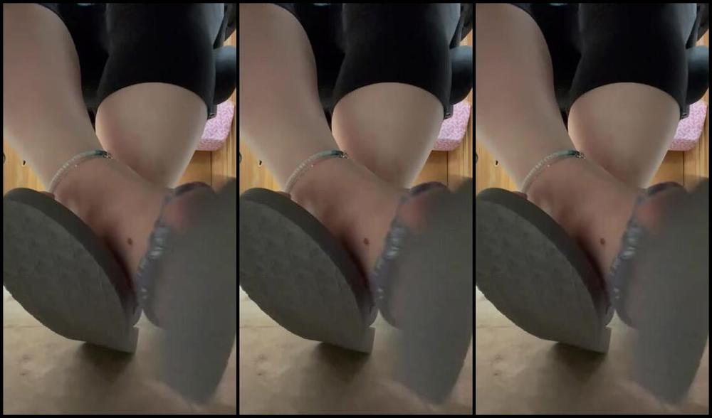 Fattyfeet420 Nicknamed Fattyfeet420 07 18 2025 Onlyfans Video Under The Desk Flip Flops Views