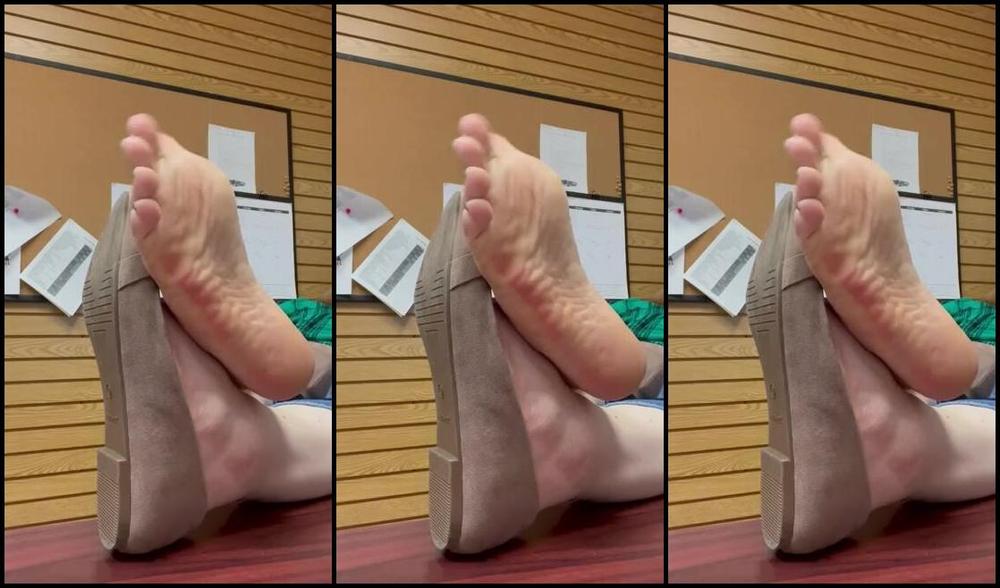 Fattyfeet420 Nicknamed Fattyfeet420 10 19 2023 Onlyfans Video Im Liking These New Tan Flats Thank You