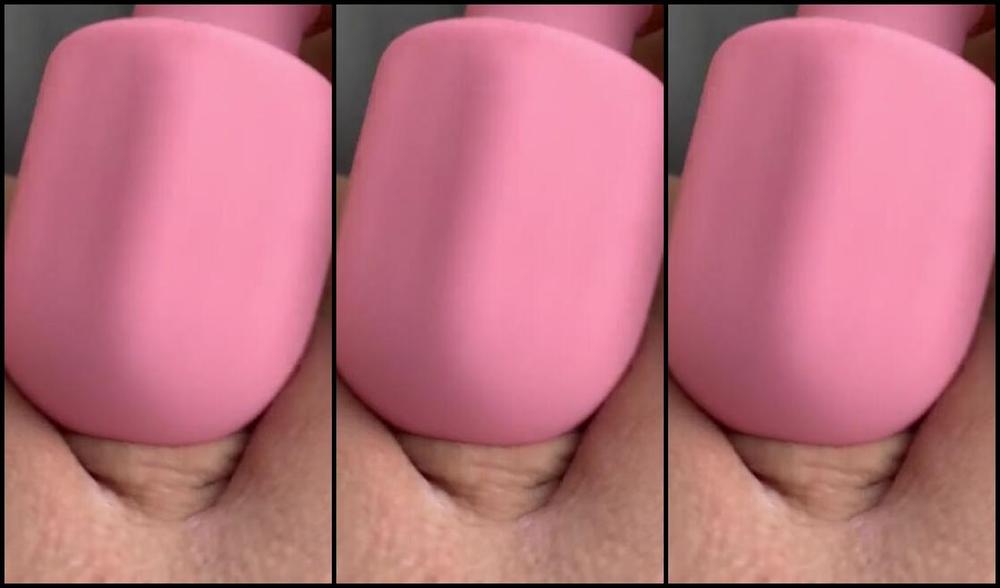 Jennaize Nicknamed Jennaize Onlyfans Using My New Pretty Pink Vibrator Dont Mind The Cut On My Leg The