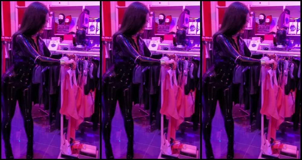 Sophie X Elodie Nicknamed Sophie X Elodie 08 04 2024 Onlyfans Video Einkaufen Im Latexoutfit