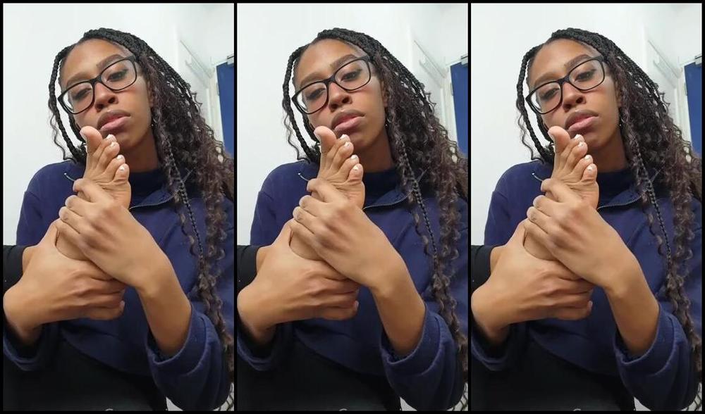 Ceceprincesstoes Nicknamed Cecesprincesstoes 12 10 2020 Onlyfans Video Self Foot Worshiping Video Hehe Enjoy