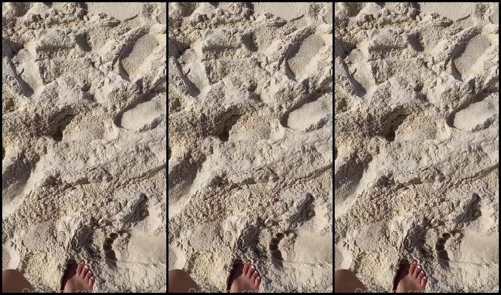 Lunna Queen Nicknamed Lunna Queen 02 22 2023 Onlyfans Video I Want You To Wipe Every Grain Of Sand Off My Feet With Your Tongue