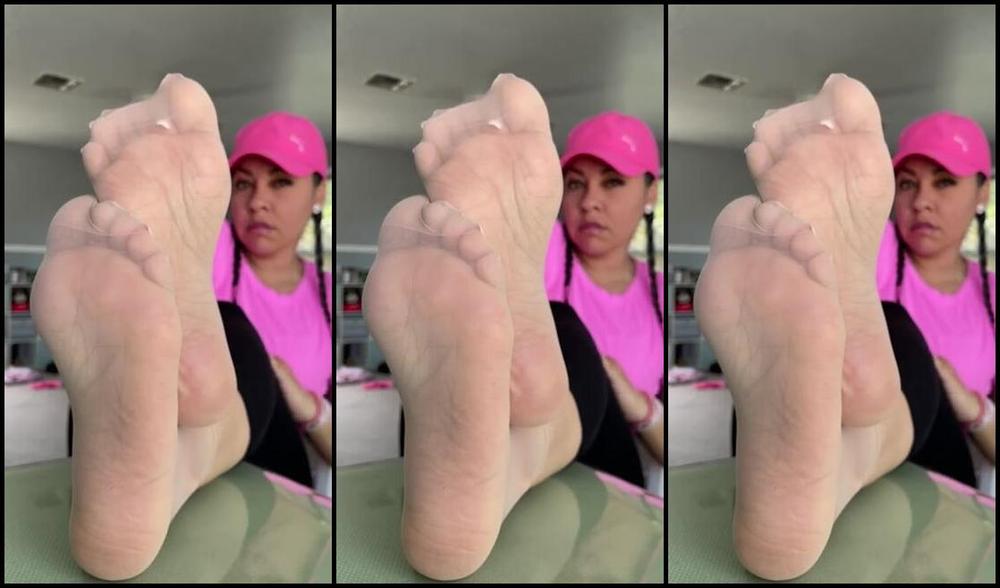 Deedee Nicknamed Deedeericanfeet 05 01 2025 Onlyfans Video As Requested Sheer Nylon Tease On My Table Hehe