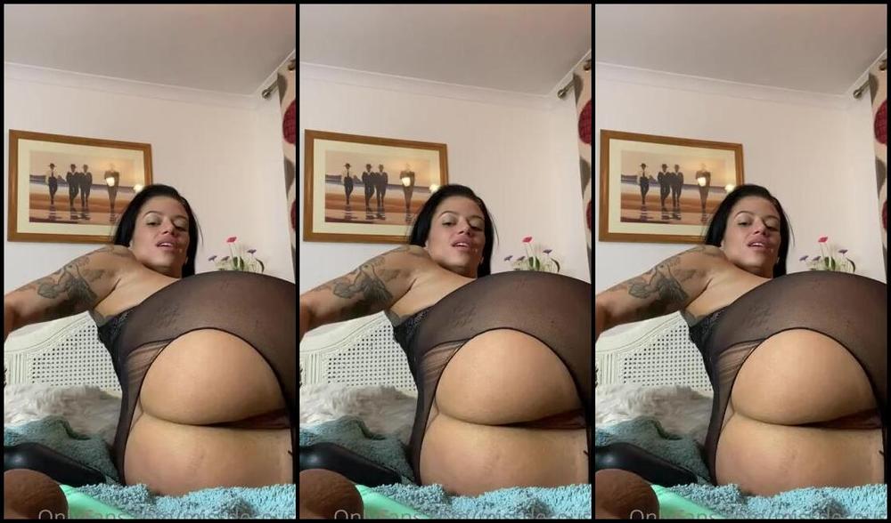 M De Sousa Nicknamed Missdesousa 12 22 2022 Onlyfans Video I Think I Need An Extra Pair Of Hands Managed To Get Both In At The