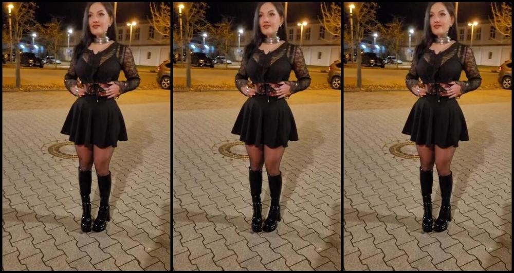 Sophie X Elodie Nicknamed Sophie X Elodie 04 11 2025 Onlyfans Video Auf Dem Weg Zum Restaurant Im Kinky Outfit Und Korsett
