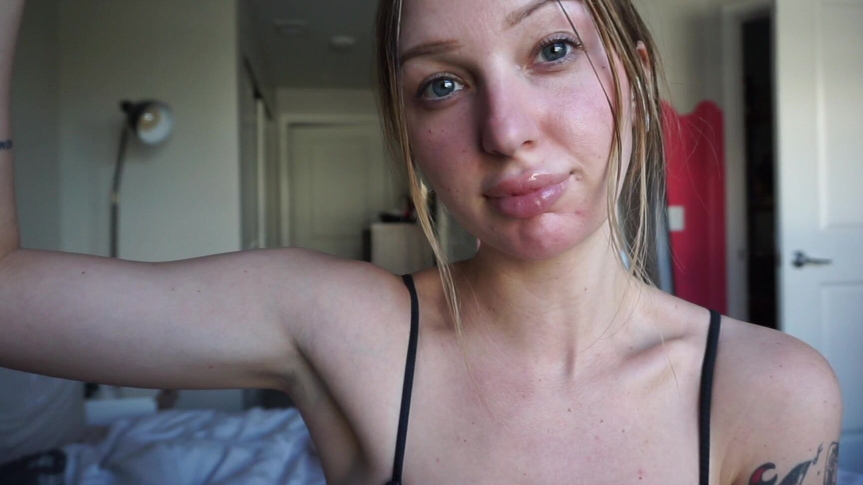 "HARPERMADI" biceps, flexing, muscle control, muscle worship, strong women, sfw 729 Flexing My Biceps manyvids