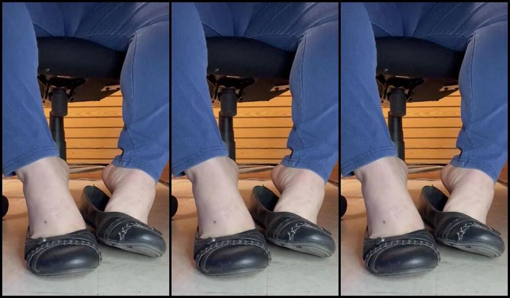 Fattyfeet420 Nicknamed Fattyfeet420 10 17 2023 Onlyfans Video Sweaty Feet From Flats