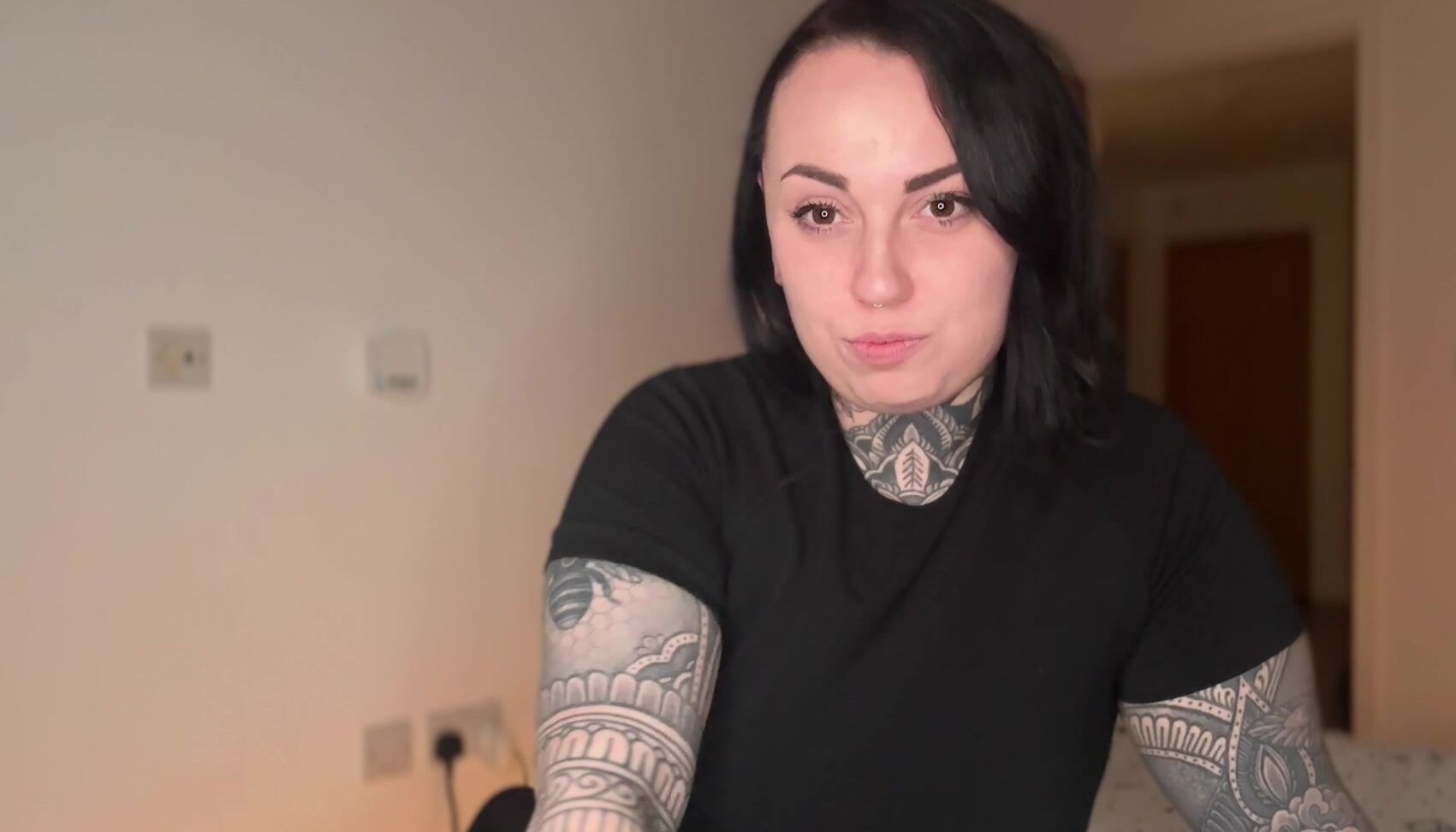 "MissValentina" femdom, femdompov, finance, financialdomination, moneyfetish Unethical Financial Domination manyvids