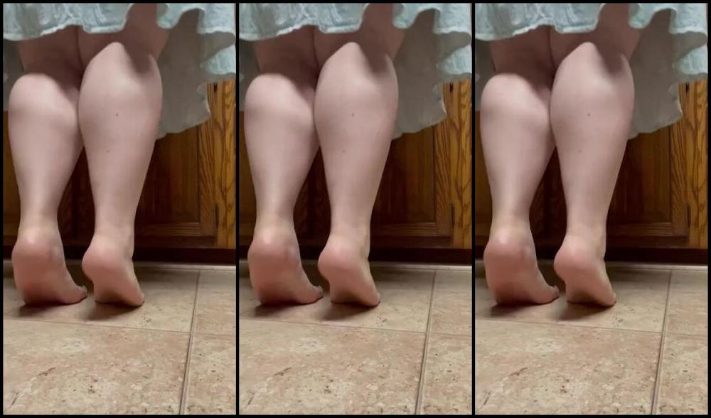 Fattyfeet420 Nicknamed Fattyfeet420 08 25 2023 Onlyfans Video On My Toes Flexing My Milky Calves And Thighs In The Kitchen