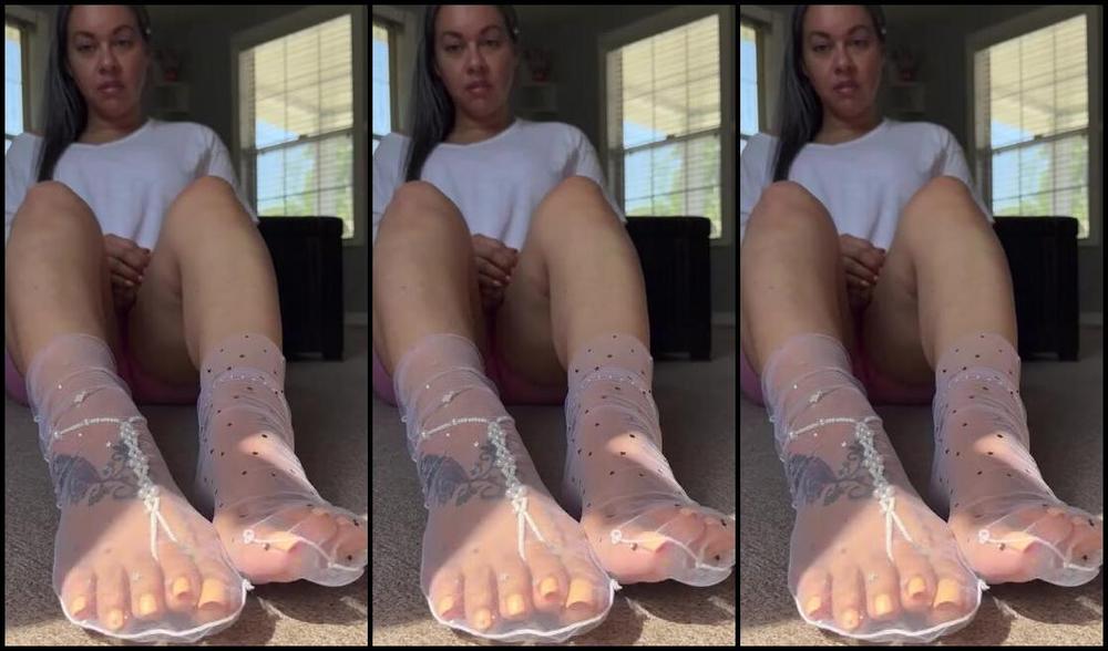 Deedee Nicknamed Deedeericanfeet 06 01 2025 Onlyfans Video As Requested Wit These Cute And New Sheer Nylon Socks