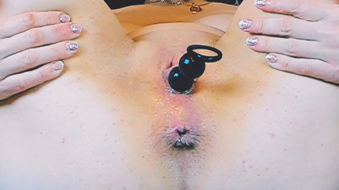 "JuliaCrown" bigass, facesitting, pussydenial, pussyplay, toys Vaginal beads first time manyvids