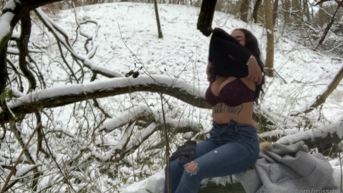 M De Sousa Nicknamed Missdesousa 02 09 2021 Onlyfans Video Good Morning I Found The Perfect Spot For A Mid Walk Warm Up This Lil Striptease