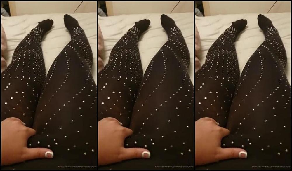 Finebritishfeet Nicknamed Tickletoesuk 10 14 2019 Onlyfans Video Using My Magic Wand Through My Sparkly Tights