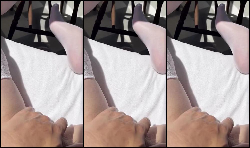 Krystal Soles Nicknamed Krystalsoles1 08 04 2025 Onlyfans Video Im Sitting In The Window Letting The Sun Warm Me