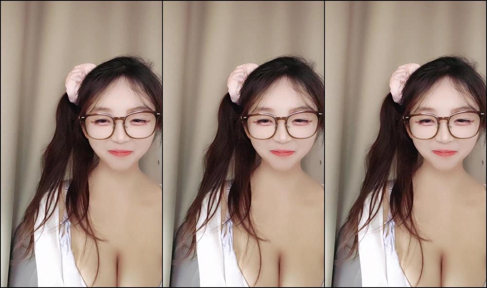 Asian Domestic Zone Self Filmed Self 16082