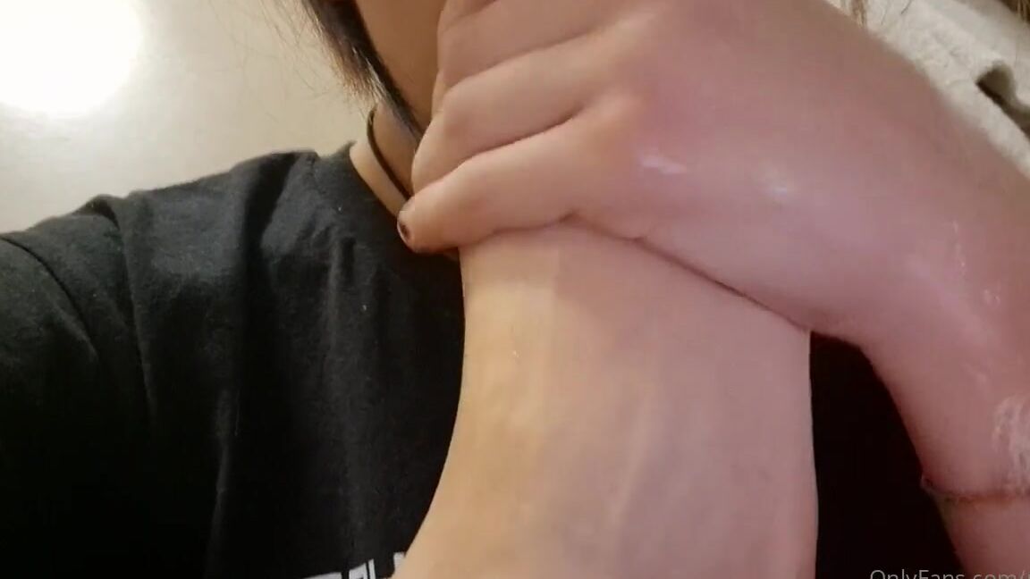 Nirvy Nicknamed Nirvy Onlyfans My Feet Make Me Hornier Every Day I Cant Help S