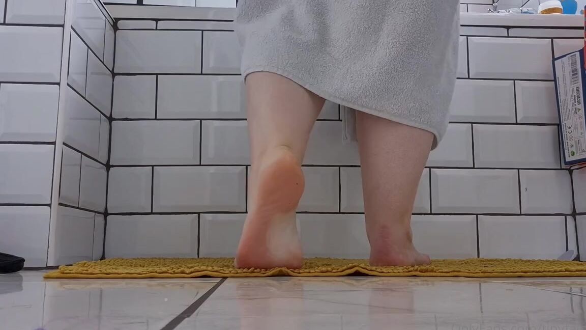 Tinyfairyfeet Nicknamed Tinyfairyfeet 07 14 2024 Onlyfans Video Help Me Dry Off After A Shower