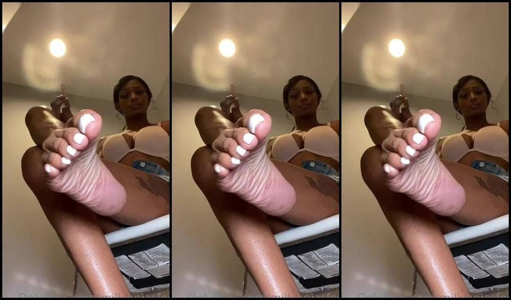 Millyoniasfeet Nicknamed Millyoniasfeet 06 27 2023 Onlyfans Video Entertain Me While I Smoke