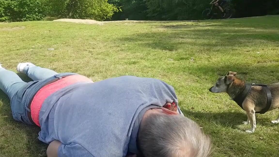 Miss Foxx Nicknamed Missfoxx 08 08 2017 Onlyfans Video Video Public Foot Worship In The Park