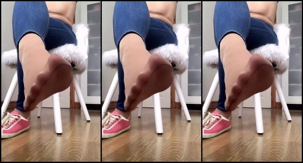 Naughty Nylons Nicknamed Naughtynylons Onlyfans If Only You Were There To Remove Them For Me