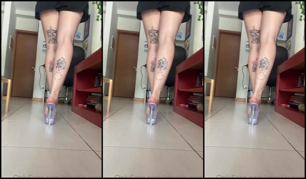 Mes Petits Pieds Nicknamed Mpetitspieds Onlyfans 05 14 2022 E Esses Tamancos Amo Como Eles Deixam Meu Calcanhar Fariam Um Estrago Pisando Em Voc