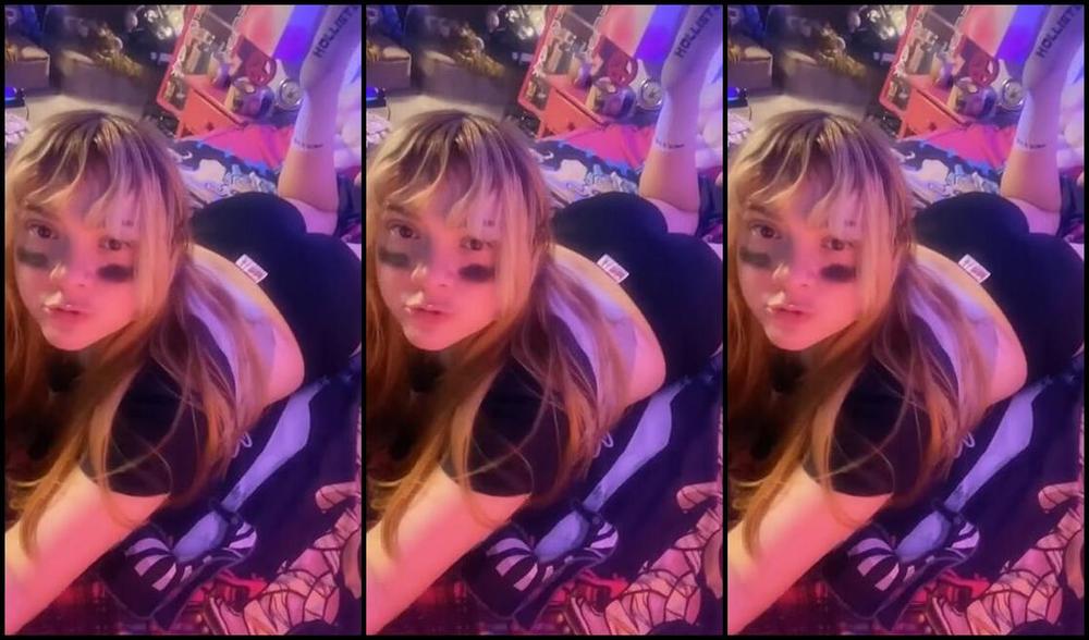 Gaptoothgirl Nicknamed Gaptoothgirl 11 13 2024 Onlyfans Video I Forgot To Post This Yesterday Me Showing Off My Feet And Booty For You