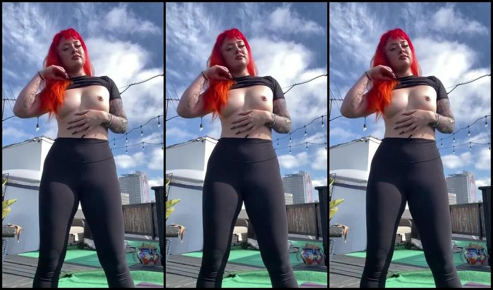 Rubie Hellia Nicknamed Rubiehellia Onlyfans Sometimes You Ve Just Gotta Sun Your Holes On The Rooftop