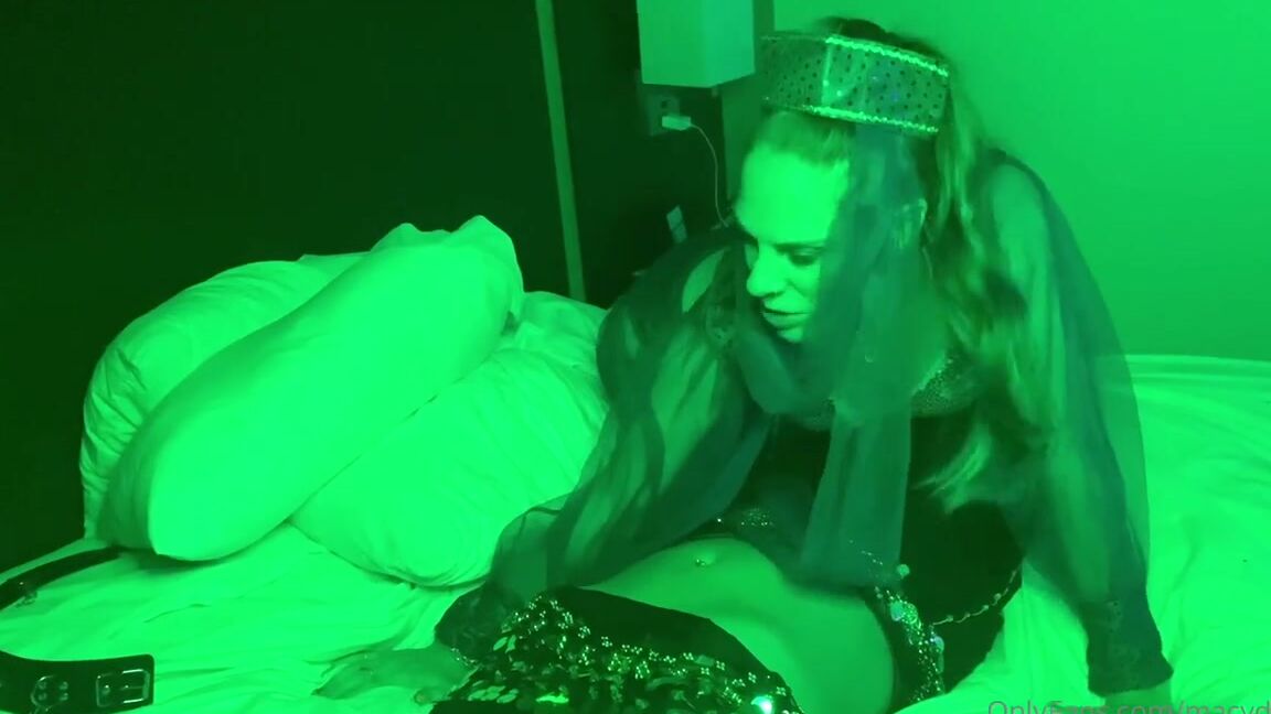 Macy Divine Nicknamed Macydivine 05 20 2022 Onlyfans Video Of Course Genie Vicky Wanted Her Revenge