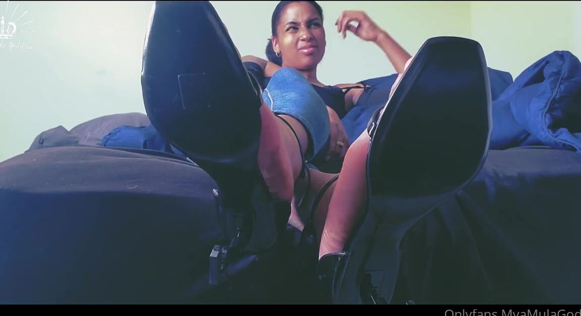 Mya Mula Nicknamed Myamulagoddess Onlyfans Footslave Challenge