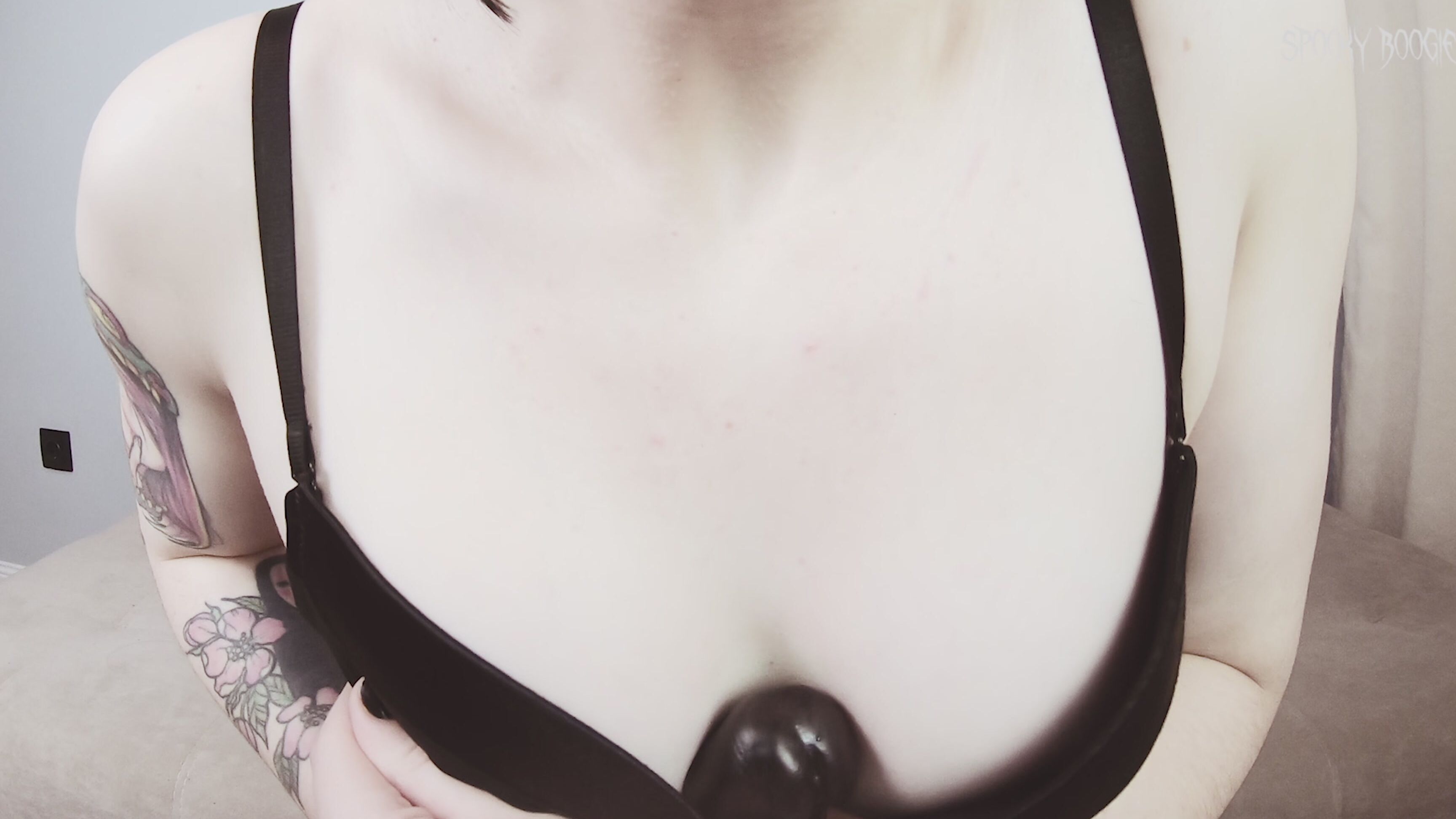 "SpookyBoogie" cosplay, cum countdown, feet, joi games, role play JOI Mavis Dracula s the best halloween with a handsome human manyvids