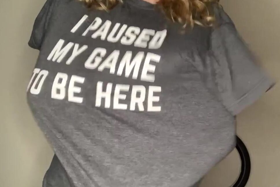 Jennaize Nicknamed Jennaize Onlyfans One Of My Sweet Subscribers Also Sent Me Another Super Funny Shirt Heres Me Showing