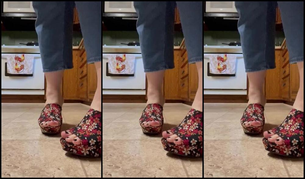 Fattyfeet420 Nicknamed Fattyfeet420 10 19 2023 Onlyfans Video Flower Mule Heels Showing Off And Telling You What I Want