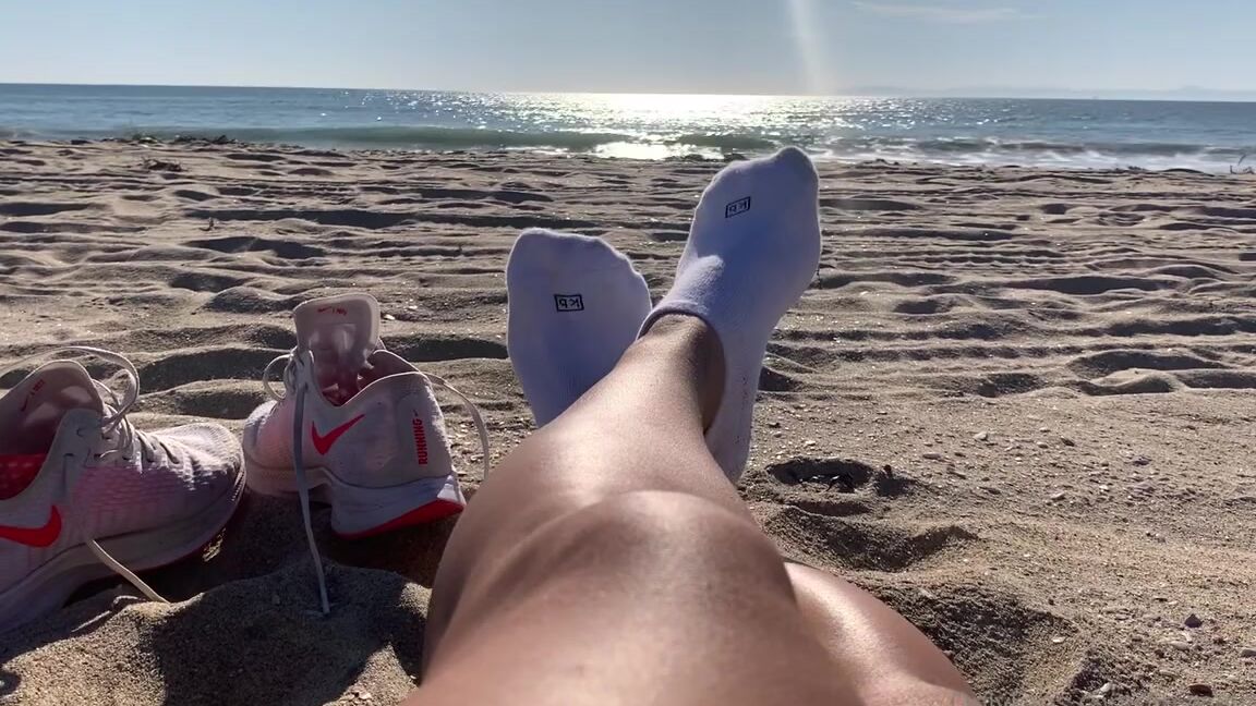 Tiny Gypsy Nicknamed Tinygypsyfeet 12 04 2020 Onlyfans Video Its A Beautiful Day In The Neighborhood