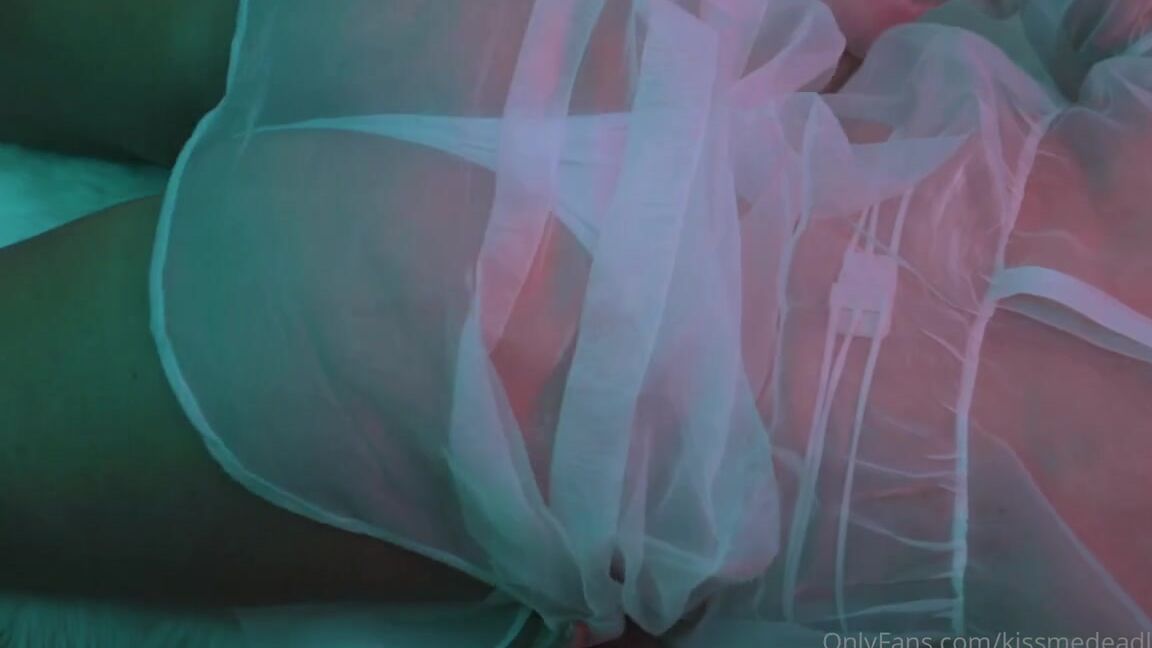Kissmedeadlydoll Nicknamed Kissmedeadlydoll 04 26 2021 Onlyfans Video Experiments In Self Filming A Kinda Of Vulnerability