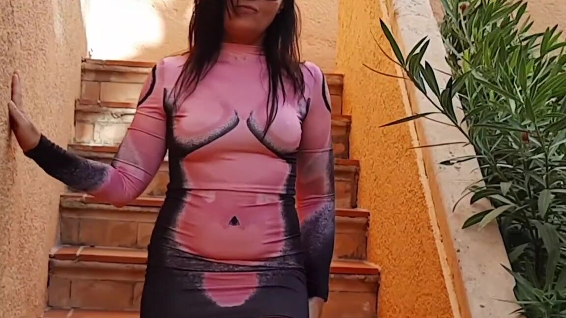 Divastiletto Nicknamed Divastiletto 11 08 2023 Onlyfans Video Walking In Body Print Mini Dress