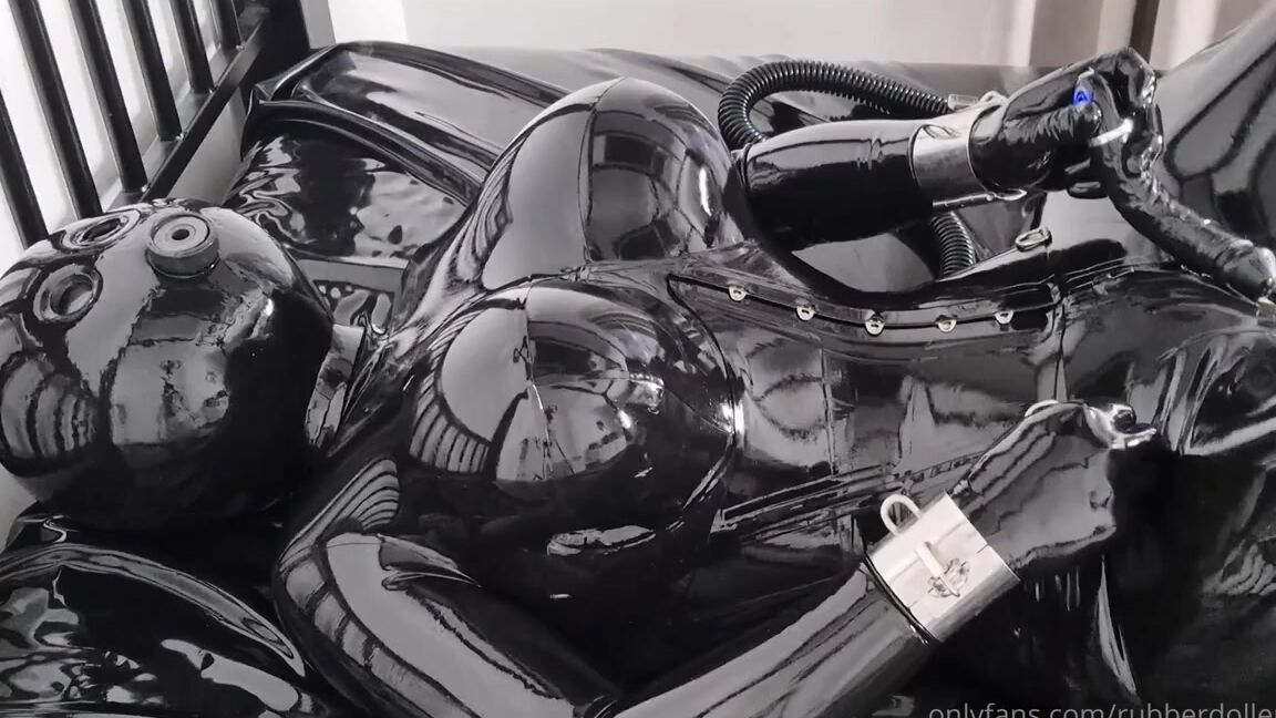 Emma Lee Nicknamed Rubberdollemma 01 01 2024 Onlyfans Video You Know Guys What Is Really Hard When My Pussy Is Covered With The Thick Rubber