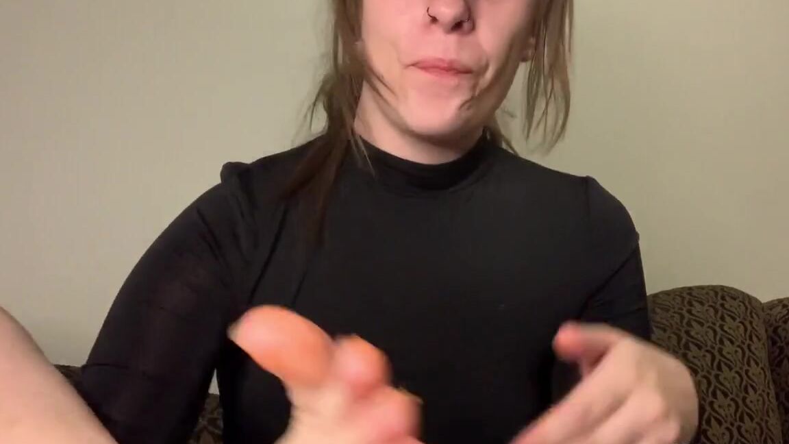 Brooklynn Yates Nicknamed Aphroditepaws 05 05 2021 Onlyfans Video Eating Cheeto Paws