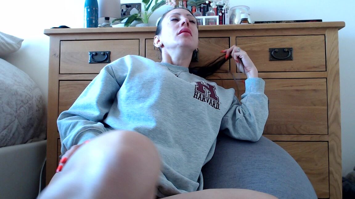 "SuzieLove212" british, burping, housewives, pussy play, tattoos Big Fat Burps with my Pussy Out manyvids