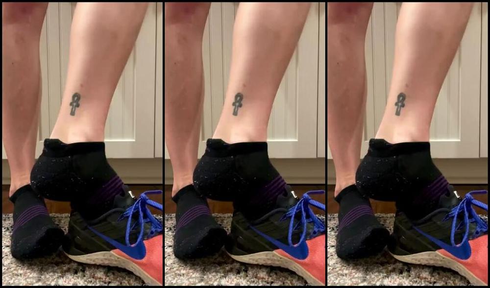 Alice Rose Nicknamed Alicerosequeenoftoes 09 25 2022 Onlyfans Video I Finished My Workout So You Can Help Me Take My Shoes And Socks Off